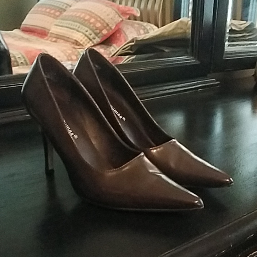 Pierre Dumas 7.5M 3 inch heels